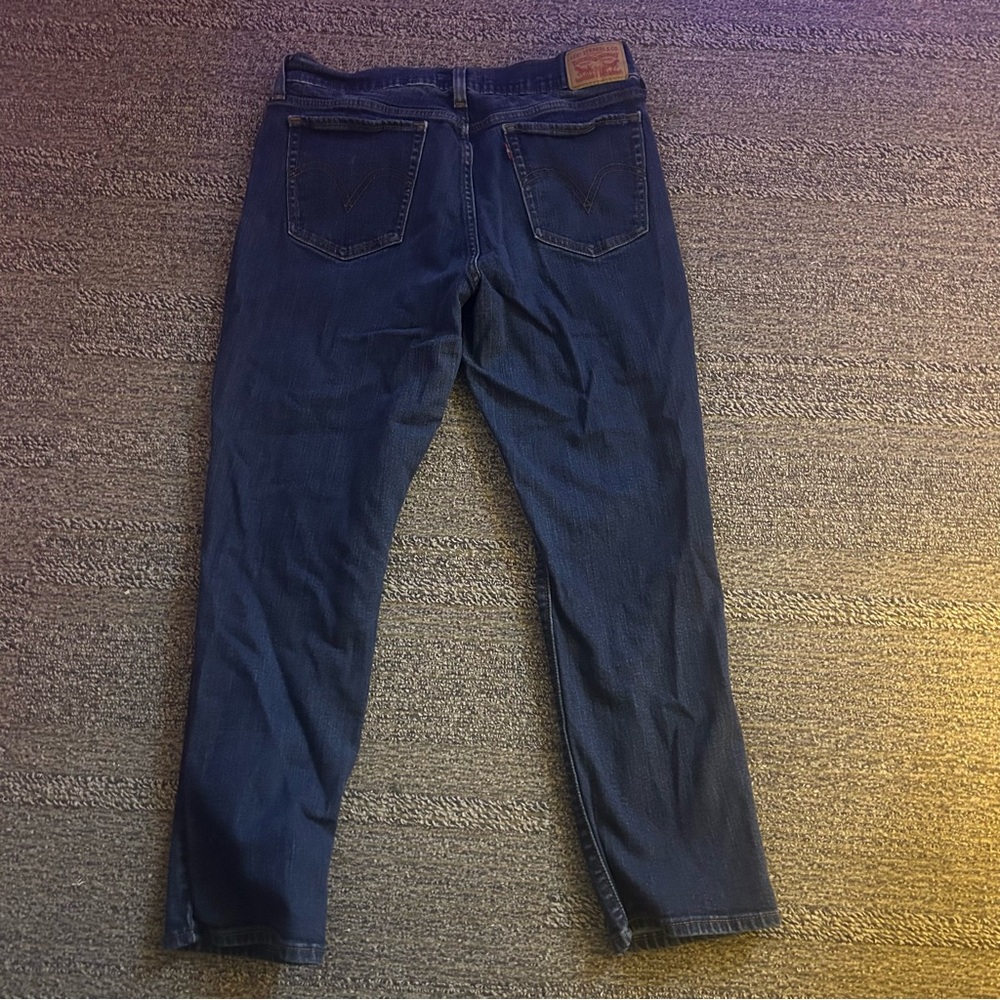 Levi's Darkwash Women's 414 Relaxed Straight Jeans 29" - Picture 5 of 6